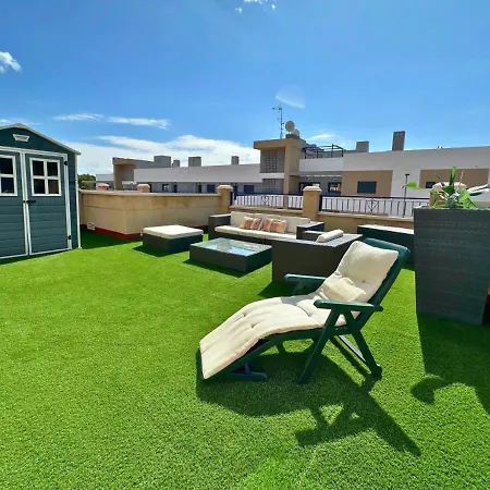 La Terraza Del Sur En Mil Palmeras アパート カンポアモル